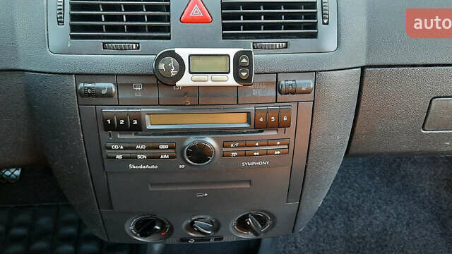 Черный Шкода Фабия, объемом двигателя 1.39 л и пробегом 168 тыс. км за 4600 $, фото 31 на Automoto.ua