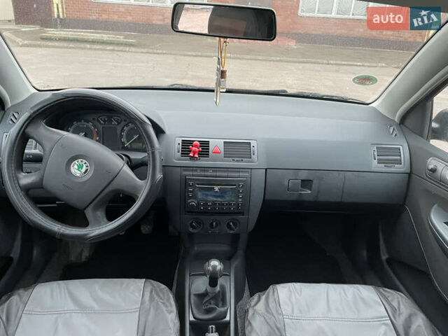 Черный Шкода Фабия, объемом двигателя 1.2 л и пробегом 245 тыс. км за 3450 $, фото 45 на Automoto.ua