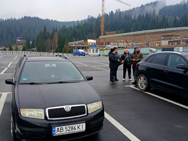 Черный Шкода Фабия, объемом двигателя 1.4 л и пробегом 247 тыс. км за 6000 $, фото 3 на Automoto.ua