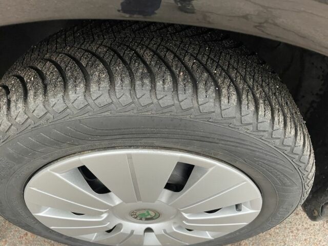 Чорний Шкода Фабія, об'ємом двигуна 1.2 л та пробігом 225 тис. км за 3450 $, фото 8 на Automoto.ua