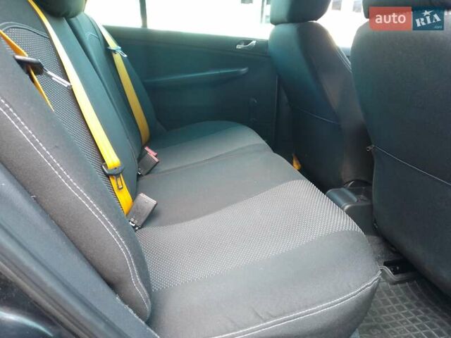 Чорний Шкода Фабія, об'ємом двигуна 1.39 л та пробігом 228 тис. км за 5200 $, фото 5 на Automoto.ua