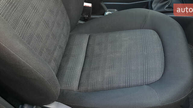 Черный Шкода Фабия, объемом двигателя 1.39 л и пробегом 168 тыс. км за 4600 $, фото 24 на Automoto.ua