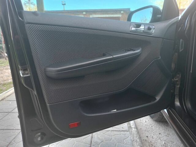 Чорний Шкода Фабія, об'ємом двигуна 1.4 л та пробігом 202 тис. км за 4650 $, фото 4 на Automoto.ua