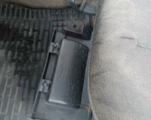 Чорний Шкода Фабія, об'ємом двигуна 1.4 л та пробігом 423 тис. км за 3000 $, фото 6 на Automoto.ua