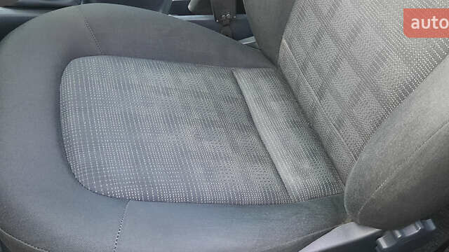 Черный Шкода Фабия, объемом двигателя 1.39 л и пробегом 168 тыс. км за 4600 $, фото 26 на Automoto.ua