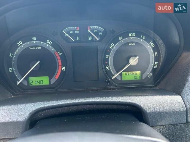 Шкода Фабия 2005 в Казатине на Automoto.ua Черный Шкода Фабия, объемом двигателя 1.4 л и пробегом 184 тыс. км за 4900 $, фото 15 на Automoto.ua