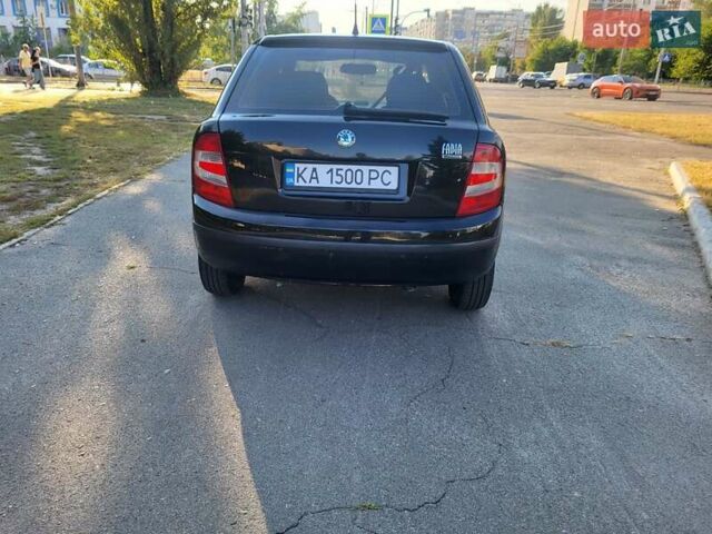 Черный Шкода Фабия, объемом двигателя 1.2 л и пробегом 212 тыс. км за 3700 $, фото 3 на Automoto.ua