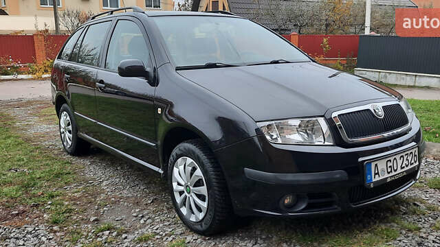 Черный Шкода Фабия, объемом двигателя 1.39 л и пробегом 168 тыс. км за 4600 $, фото 5 на Automoto.ua