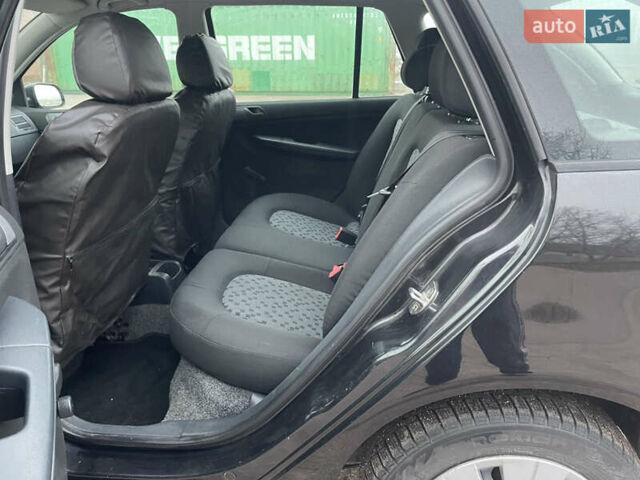 Черный Шкода Фабия, объемом двигателя 1.2 л и пробегом 245 тыс. км за 3450 $, фото 44 на Automoto.ua