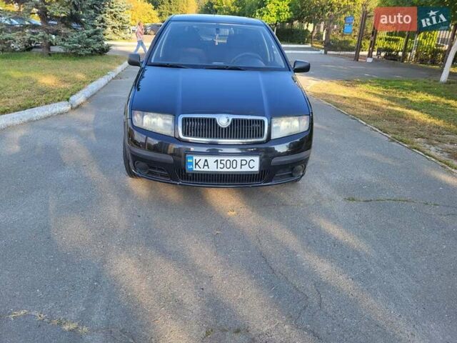 Черный Шкода Фабия, объемом двигателя 1.2 л и пробегом 212 тыс. км за 3700 $, фото 4 на Automoto.ua
