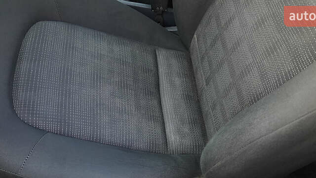 Черный Шкода Фабия, объемом двигателя 1.39 л и пробегом 168 тыс. км за 4600 $, фото 25 на Automoto.ua