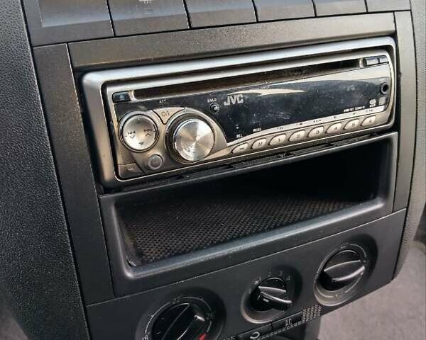 Черный Шкода Фабия, объемом двигателя 1.39 л и пробегом 240 тыс. км за 5000 $, фото 13 на Automoto.ua