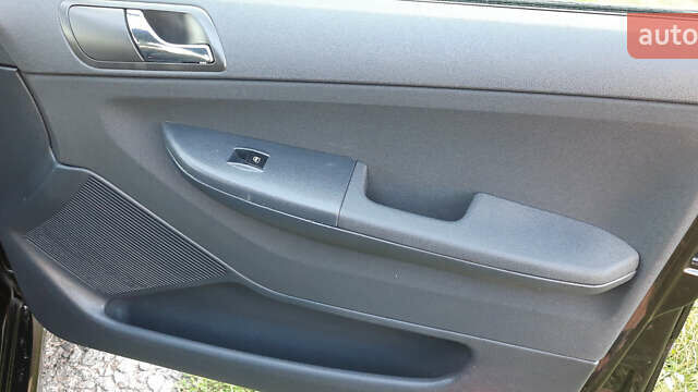 Черный Шкода Фабия, объемом двигателя 1.39 л и пробегом 168 тыс. км за 4600 $, фото 33 на Automoto.ua