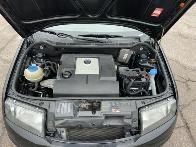 Чорний Шкода Фабія, об'ємом двигуна 1.2 л та пробігом 225 тис. км за 3450 $, фото 9 на Automoto.ua