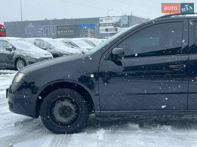 Черный Шкода Фабия, объемом двигателя 1.4 л и пробегом 276 тыс. км за 5440 $, фото 2 на Automoto.ua