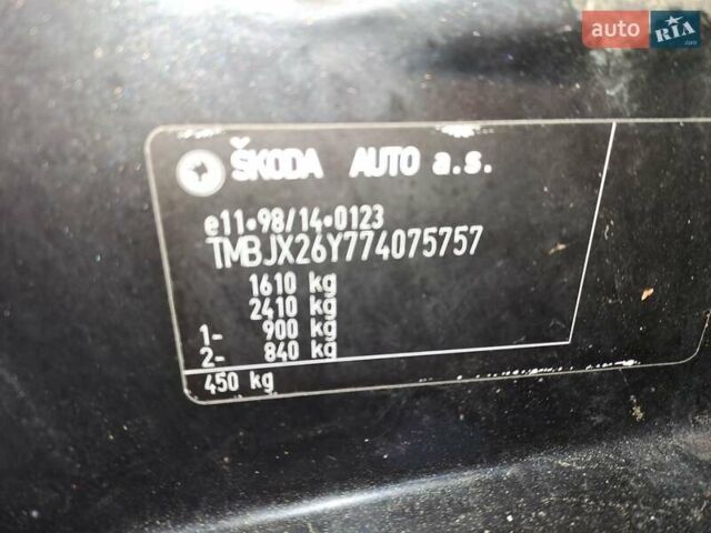 Черный Шкода Фабия, объемом двигателя 1.39 л и пробегом 151 тыс. км за 4500 $, фото 24 на Automoto.ua