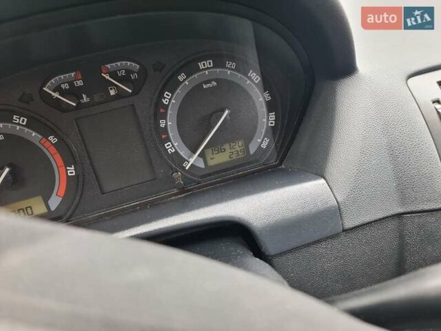 Черный Шкода Фабия, объемом двигателя 1.4 л и пробегом 196 тыс. км за 4699 $, фото 9 на Automoto.ua