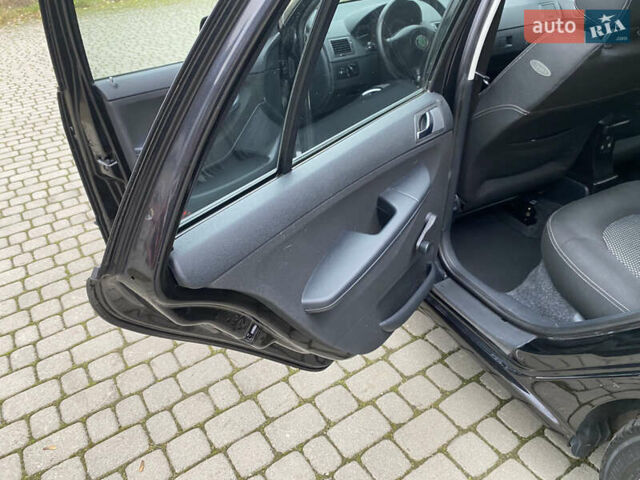 Черный Шкода Фабия, объемом двигателя 1.4 л и пробегом 171 тыс. км за 5350 $, фото 24 на Automoto.ua