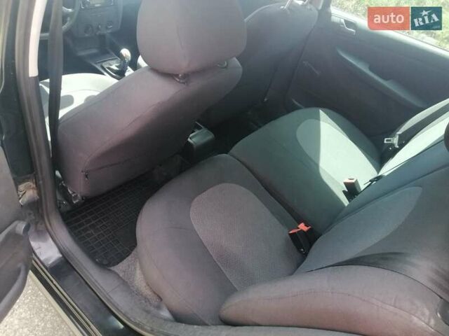 Черный Шкода Фабия, объемом двигателя 1.4 л и пробегом 235 тыс. км за 4700 $, фото 39 на Automoto.ua