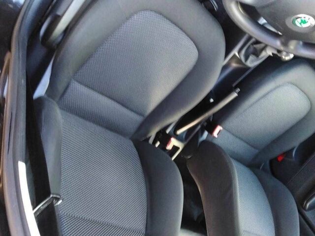 Черный Шкода Фабия, объемом двигателя 1.4 л и пробегом 219 тыс. км за 4699 $, фото 7 на Automoto.ua