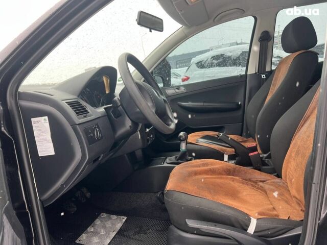 Черный Шкода Фабия, объемом двигателя 1.4 л и пробегом 276 тыс. км за 5440 $, фото 20 на Automoto.ua