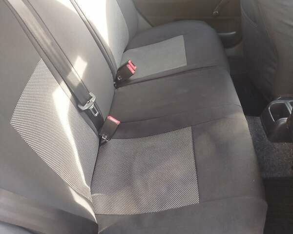 Черный Шкода Фабия, объемом двигателя 1.4 л и пробегом 232 тыс. км за 4100 $, фото 3 на Automoto.ua