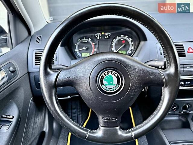 Черный Шкода Фабия, объемом двигателя 1.4 л и пробегом 170 тыс. км за 5050 $, фото 47 на Automoto.ua