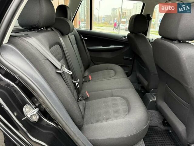 Черный Шкода Фабия, объемом двигателя 1.39 л и пробегом 249 тыс. км за 4550 $, фото 31 на Automoto.ua