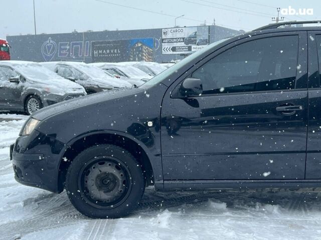 Черный Шкода Фабия, объемом двигателя 1.4 л и пробегом 276 тыс. км за 5440 $, фото 2 на Automoto.ua
