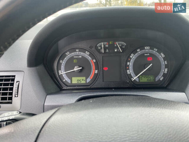 Чорний Шкода Фабія, об'ємом двигуна 1.39 л та пробігом 249 тис. км за 4550 $, фото 11 на Automoto.ua