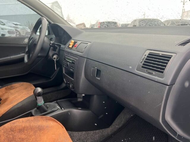 Черный Шкода Фабия, объемом двигателя 1.4 л и пробегом 276 тыс. км за 5440 $, фото 35 на Automoto.ua