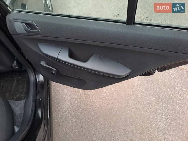 Черный Шкода Фабия, объемом двигателя 1.39 л и пробегом 151 тыс. км за 4500 $, фото 15 на Automoto.ua