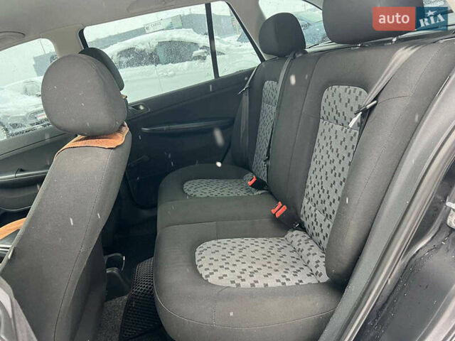 Черный Шкода Фабия, объемом двигателя 1.4 л и пробегом 276 тыс. км за 5440 $, фото 31 на Automoto.ua