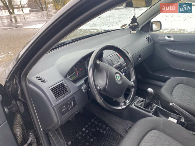 Чорний Шкода Фабія, об'ємом двигуна 1.39 л та пробігом 249 тис. км за 4550 $, фото 9 на Automoto.ua