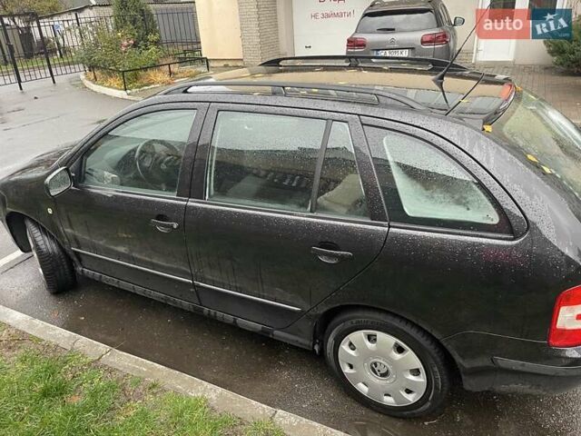 Черный Шкода Фабия, объемом двигателя 1.39 л и пробегом 222 тыс. км за 4550 $, фото 9 на Automoto.ua