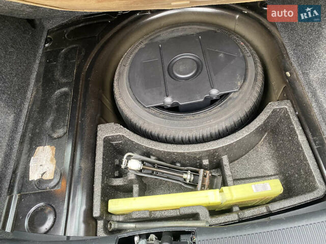 Черный Шкода Фабия, объемом двигателя 1.4 л и пробегом 246 тыс. км за 4399 $, фото 9 на Automoto.ua