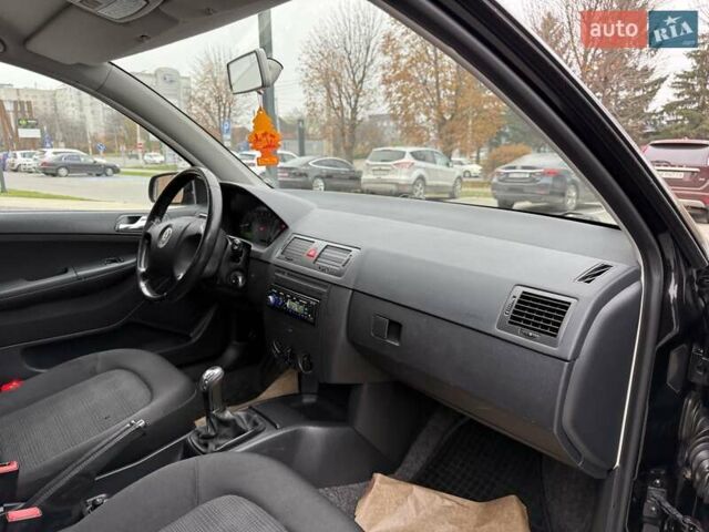 Черный Шкода Фабия, объемом двигателя 1.39 л и пробегом 249 тыс. км за 4550 $, фото 34 на Automoto.ua