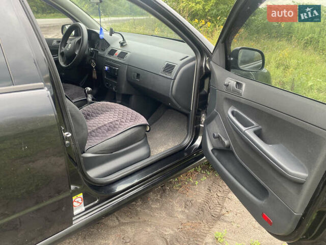 Чорний Шкода Фабія, об'ємом двигуна 1.39 л та пробігом 108 тис. км за 5500 $, фото 10 на Automoto.ua