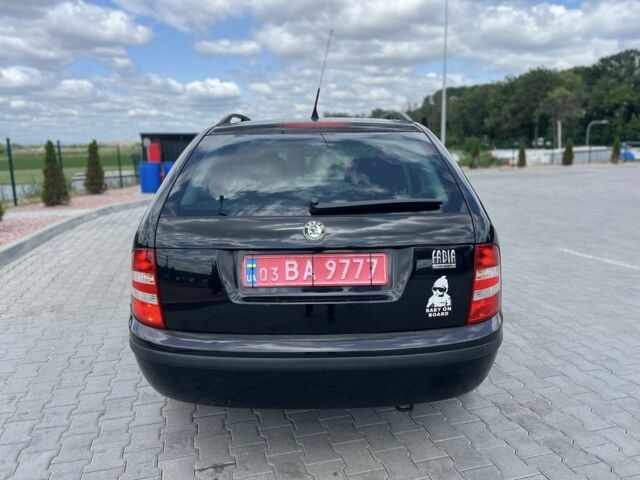 Черный Шкода Фабия, объемом двигателя 2 л и пробегом 201 тыс. км за 5700 $, фото 3 на Automoto.ua