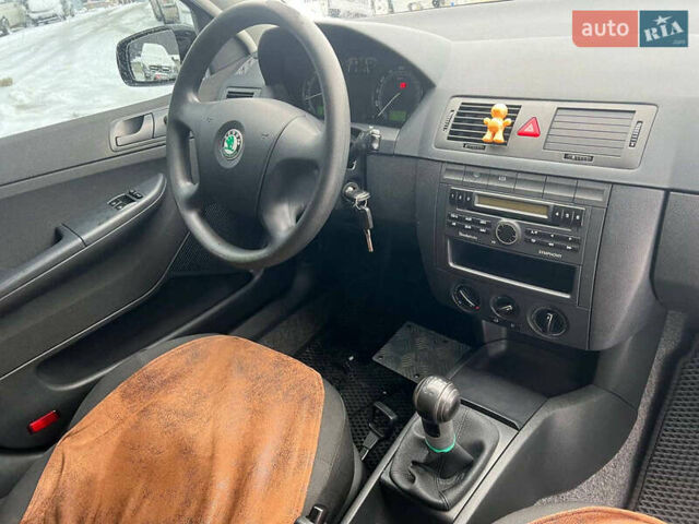 Черный Шкода Фабия, объемом двигателя 1.4 л и пробегом 276 тыс. км за 5440 $, фото 36 на Automoto.ua