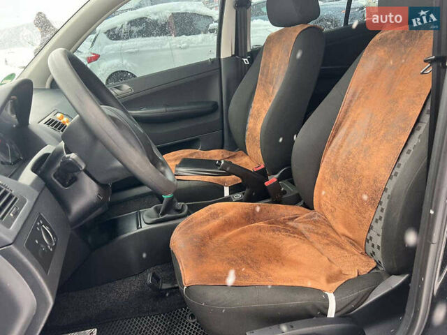 Черный Шкода Фабия, объемом двигателя 1.4 л и пробегом 276 тыс. км за 5440 $, фото 19 на Automoto.ua