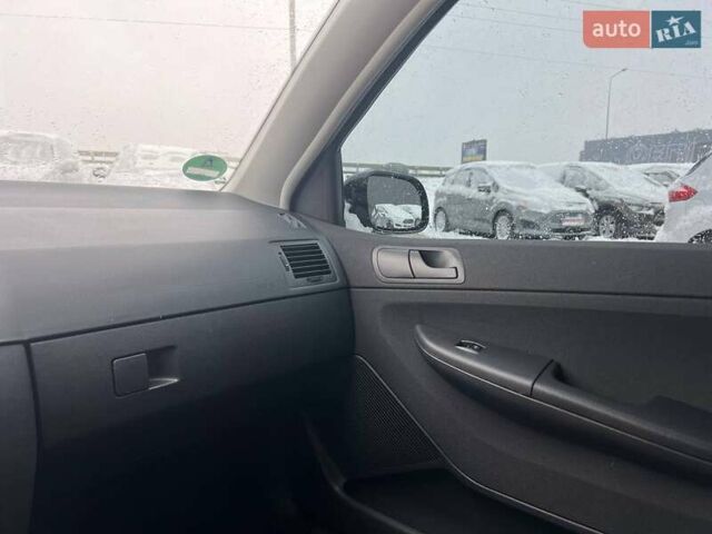 Черный Шкода Фабия, объемом двигателя 1.4 л и пробегом 276 тыс. км за 5440 $, фото 29 на Automoto.ua