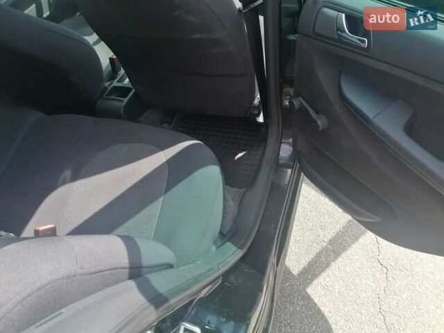 Черный Шкода Фабия, объемом двигателя 1.4 л и пробегом 235 тыс. км за 4700 $, фото 41 на Automoto.ua