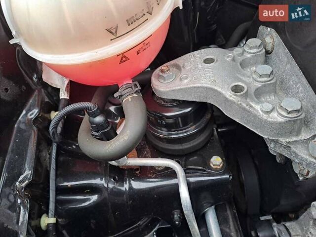 Черный Шкода Фабия, объемом двигателя 1.39 л и пробегом 151 тыс. км за 4500 $, фото 22 на Automoto.ua