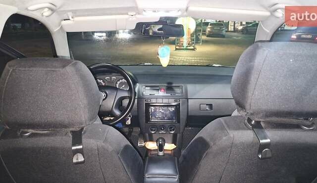 Черный Шкода Фабия, объемом двигателя 1.39 л и пробегом 250 тыс. км за 4300 $, фото 21 на Automoto.ua