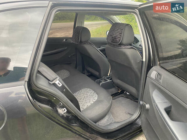 Чорний Шкода Фабія, об'ємом двигуна 1.39 л та пробігом 108 тис. км за 5500 $, фото 9 на Automoto.ua