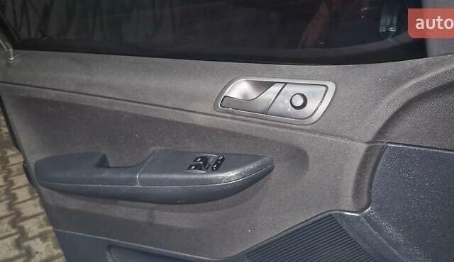 Черный Шкода Фабия, объемом двигателя 1.39 л и пробегом 250 тыс. км за 4300 $, фото 12 на Automoto.ua