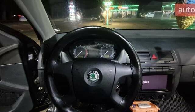 Черный Шкода Фабия, объемом двигателя 1.39 л и пробегом 250 тыс. км за 4300 $, фото 16 на Automoto.ua
