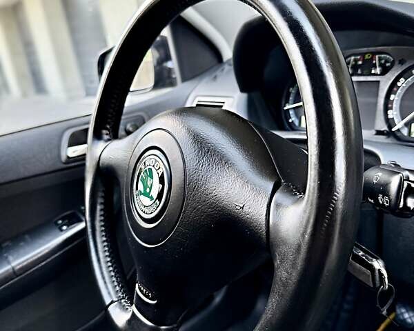 Черный Шкода Фабия, объемом двигателя 1.4 л и пробегом 170 тыс. км за 5050 $, фото 37 на Automoto.ua