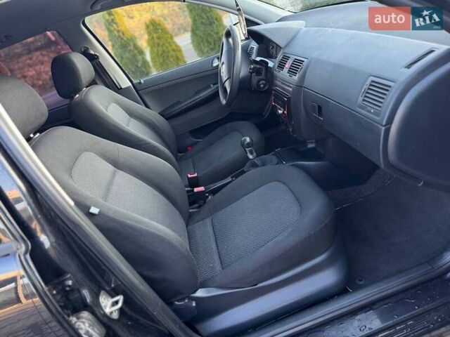 Чорний Шкода Фабія, об'ємом двигуна 1.39 л та пробігом 205 тис. км за 4450 $, фото 21 на Automoto.ua